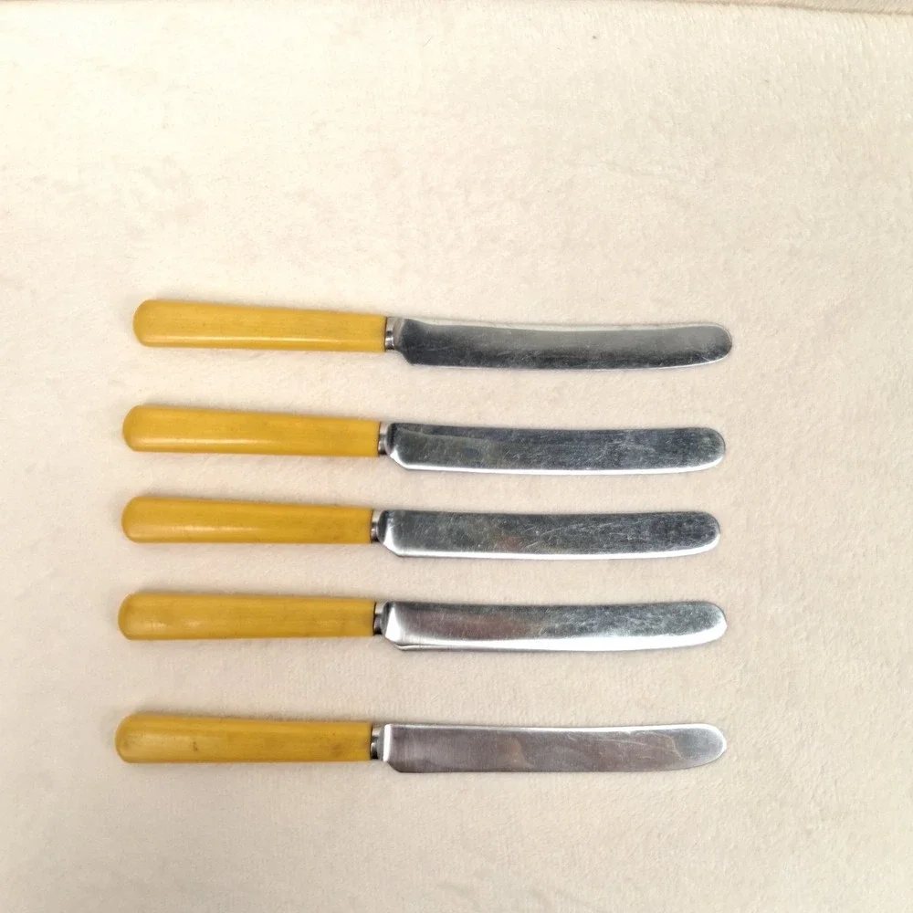 Vintage Sheffield Stainless Butter Knives Butterscotch Yellow Set of Five (1)